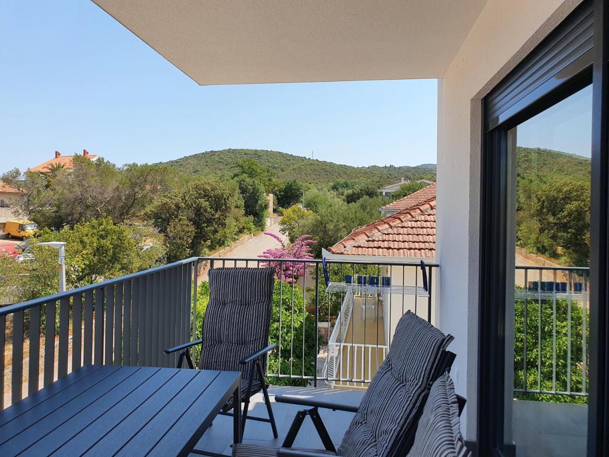 Apartmani Nerium Loviste Luaran gambar