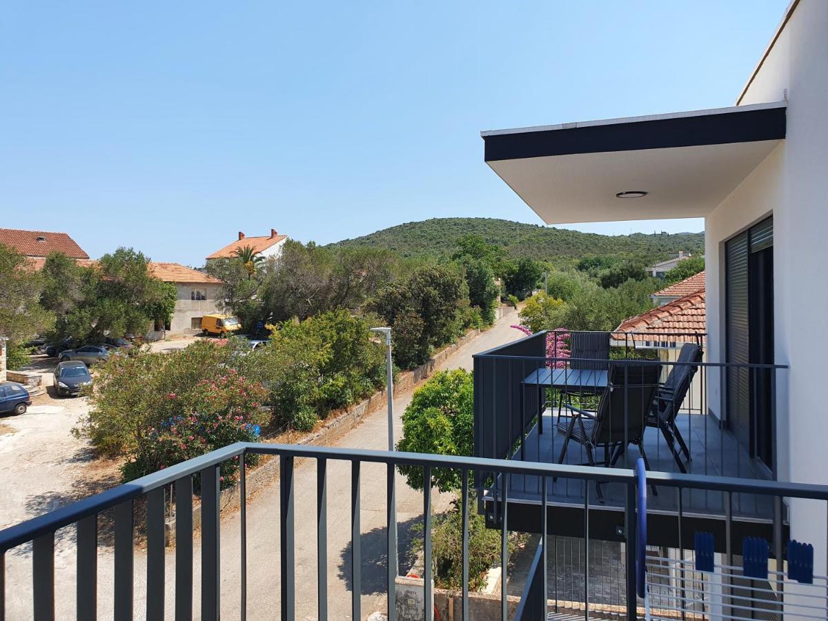 Apartmani Nerium Loviste Luaran gambar