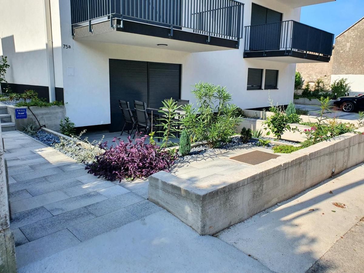 Apartmani Nerium Loviste Luaran gambar