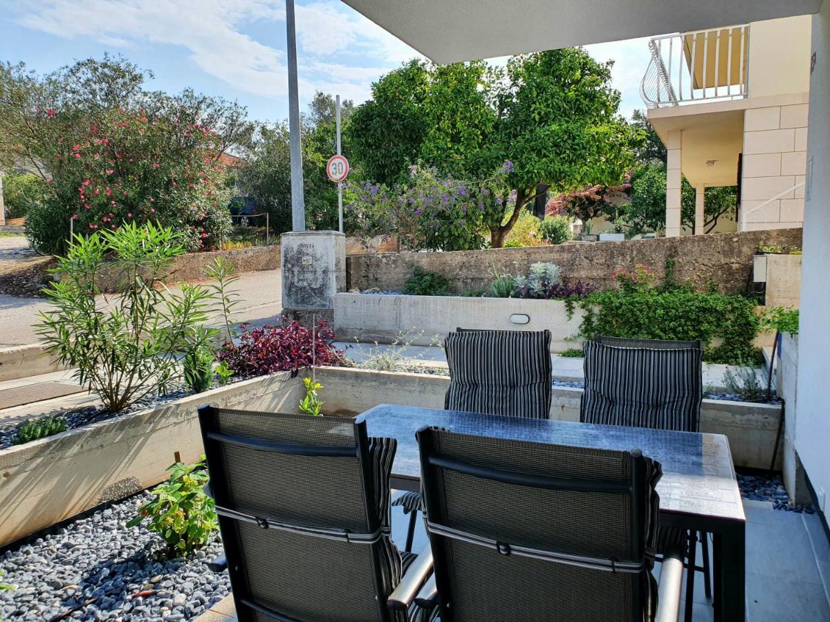 Apartmani Nerium Loviste Luaran gambar